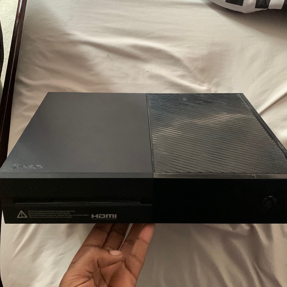 Xbox 1 no damage. 2 controllers. HDMI and Power cord with it for 100-150!